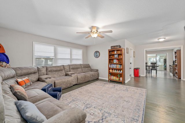 1115 W 29th St S, Wichita, KS 67217