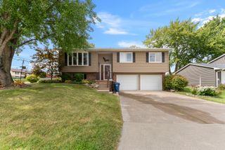 2957 9 1/2 Street, East Moline, IL 61244