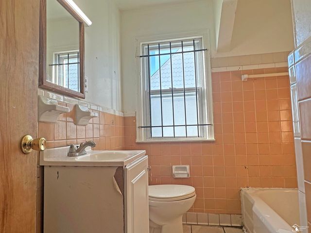 12214 Vaughan Street, Detroit, MI 48228