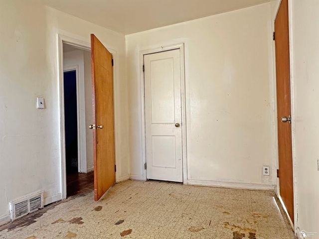 12214 Vaughan Street, Detroit, MI 48228