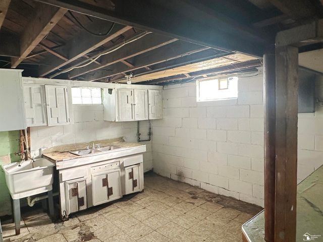 12214 Vaughan Street, Detroit, MI 48228