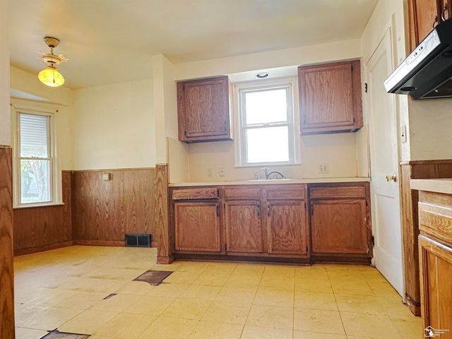 12214 Vaughan Street, Detroit, MI 48228