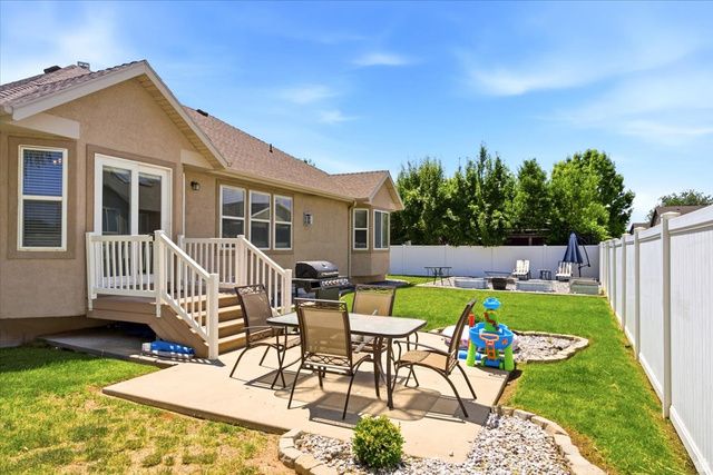 945 E JAMES CIR., Clearfield, UT 84015