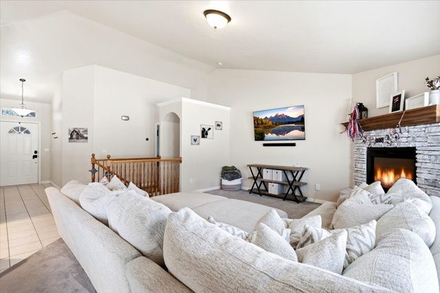 945 E JAMES CIR., Clearfield, UT 84015