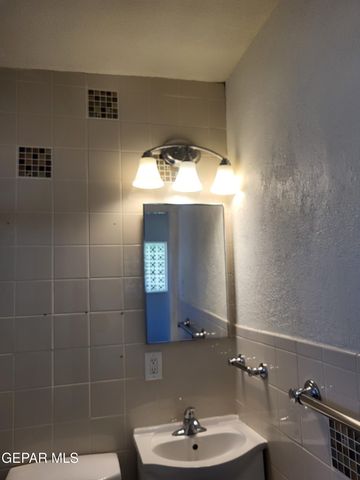 7666 FRANKLIN Drive, El Paso, TX 79915