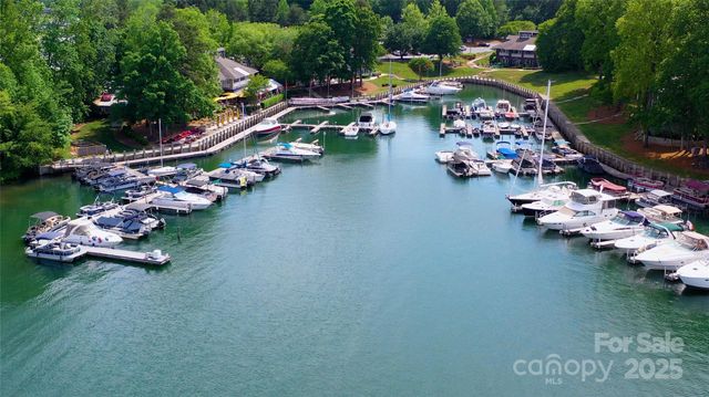 105 Ciara Place E, Mooresville, NC 28117