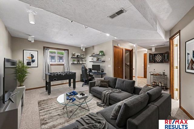 13415 Emiline Street, Omaha, NE 68138