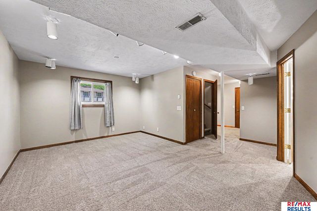 13415 Emiline Street, Omaha, NE 68138