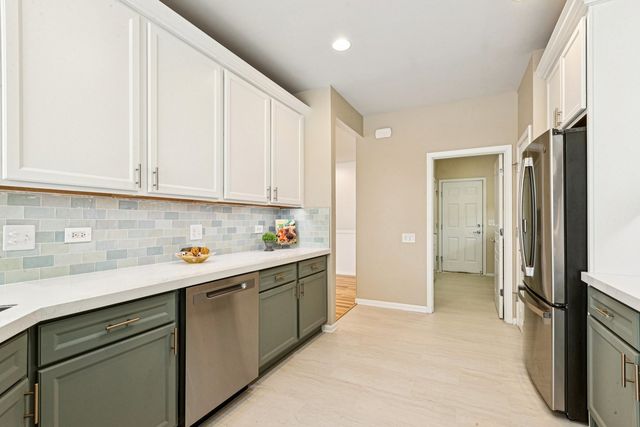 3251 Sheridan Lane, Mundelein, IL 60060