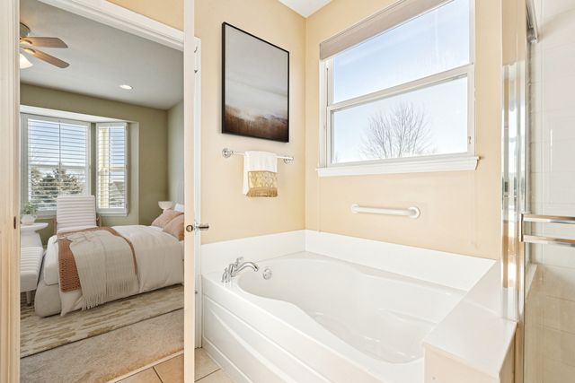 3251 Sheridan Lane, Mundelein, IL 60060