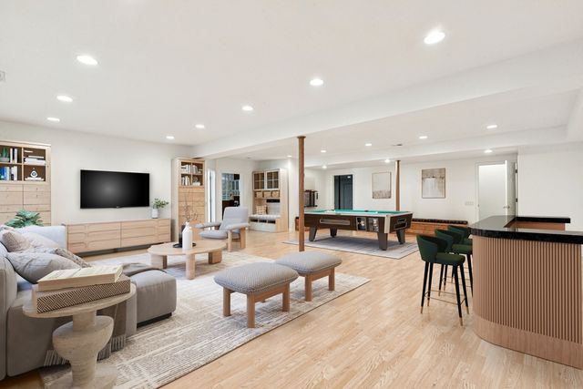 3251 Sheridan Lane, Mundelein, IL 60060