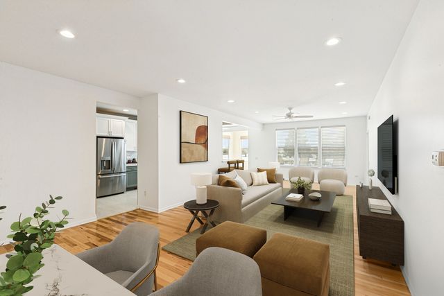 3251 Sheridan Lane, Mundelein, IL 60060