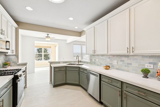 3251 Sheridan Lane, Mundelein, IL 60060