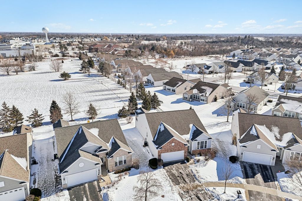 3251 Sheridan Lane, Mundelein, IL 60060