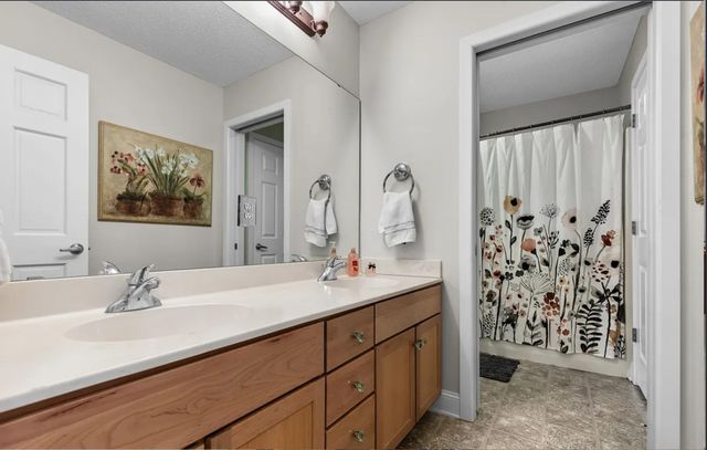 2145 Old School Road, Mound, MN 55364