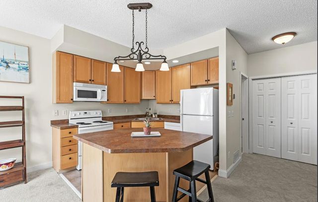 2145 Old School Road, Mound, MN 55364