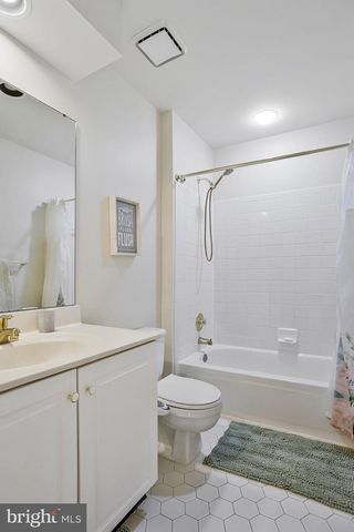 14201 FLORAL PARK DR, North Potomac, MD 20878
