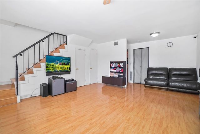 402 N Alhambra Avenue F, Monterey Park, CA 91755