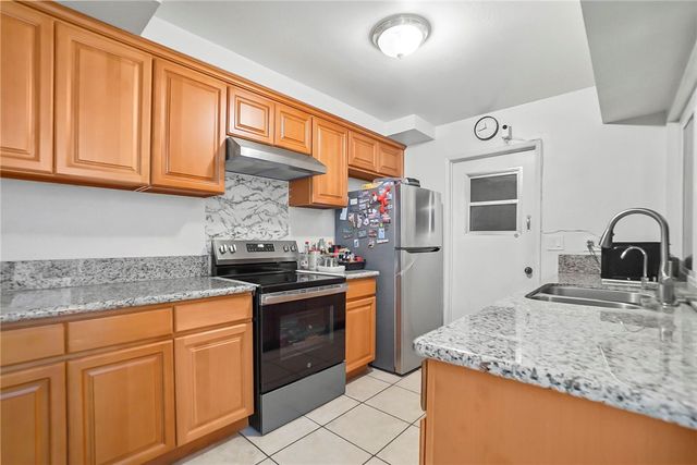 402 N Alhambra Avenue F, Monterey Park, CA 91755