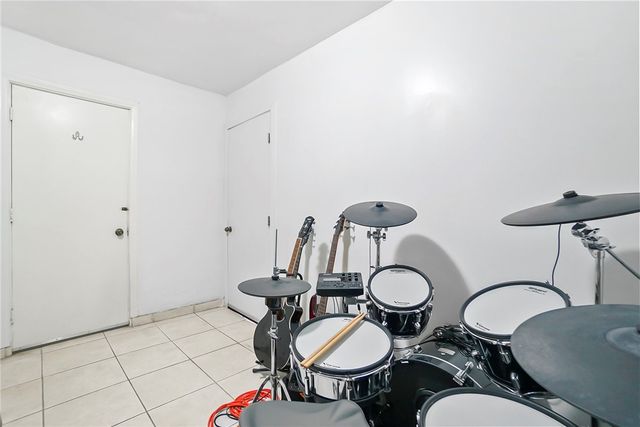 402 N Alhambra Avenue F, Monterey Park, CA 91755