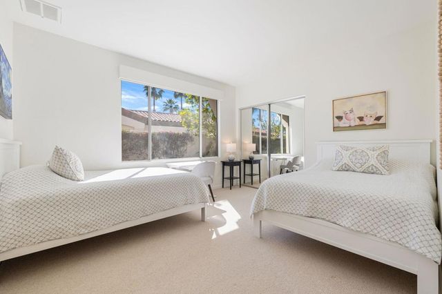 220 Tomahawk Drive, Palm Desert, CA 92211