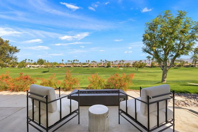 220 Tomahawk Drive, Palm Desert, CA 92211