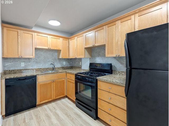 1205 Sw CARDINELL Dr, Portland, OR 97201