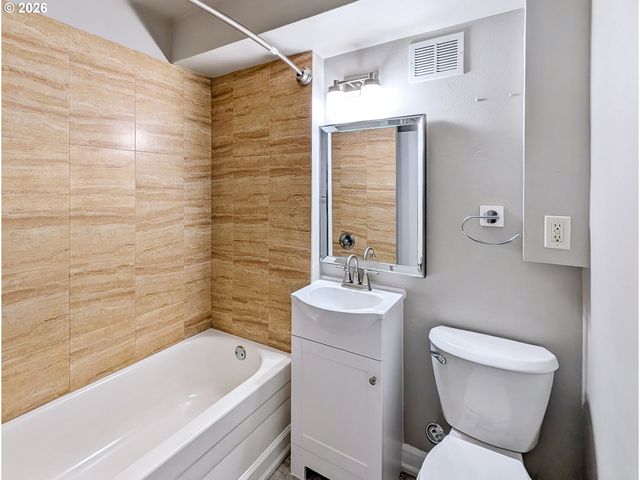 1205 Sw CARDINELL Dr, Portland, OR 97201