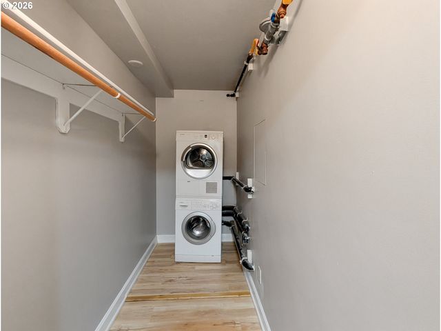 1205 Sw CARDINELL Dr, Portland, OR 97201