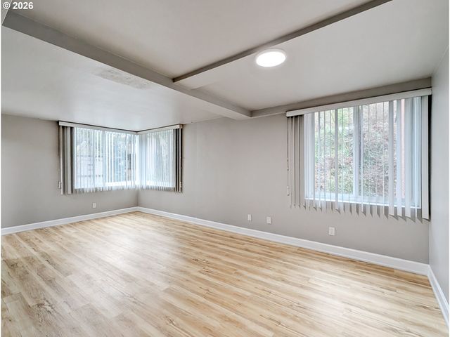 1205 Sw CARDINELL Dr, Portland, OR 97201