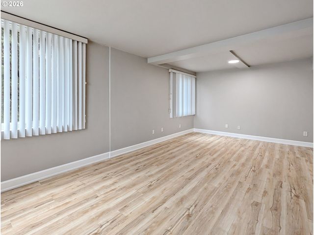 1205 Sw CARDINELL Dr, Portland, OR 97201