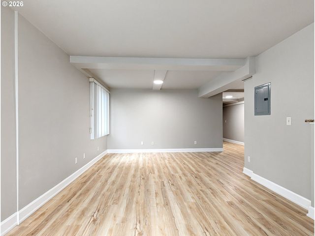 1205 Sw CARDINELL Dr, Portland, OR 97201