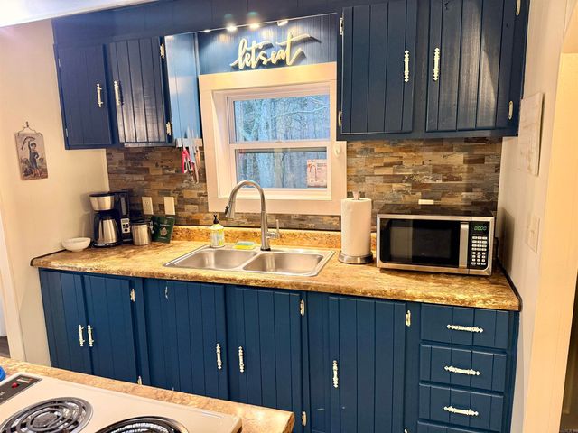 373 Rachael Dr., Shirley, AR 72153