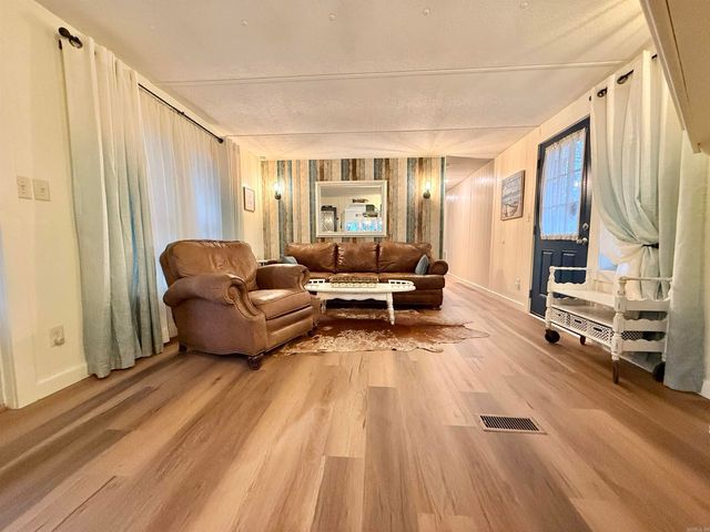 373 Rachael Dr., Shirley, AR 72153