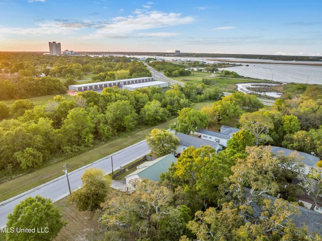 326 Strangi Avenue, Biloxi, MS 39530