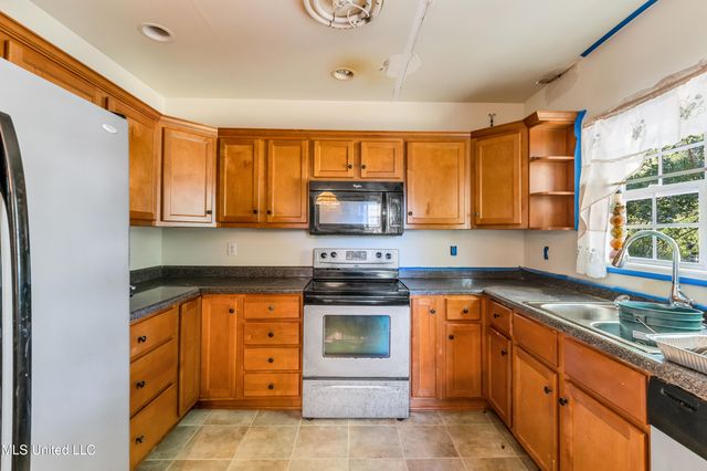 326 Strangi Avenue, Biloxi, MS 39530