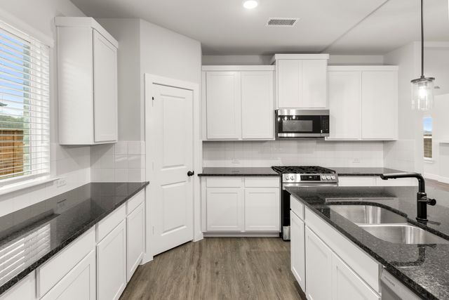 1921 Sapphire Run, Mesquite, TX 75181