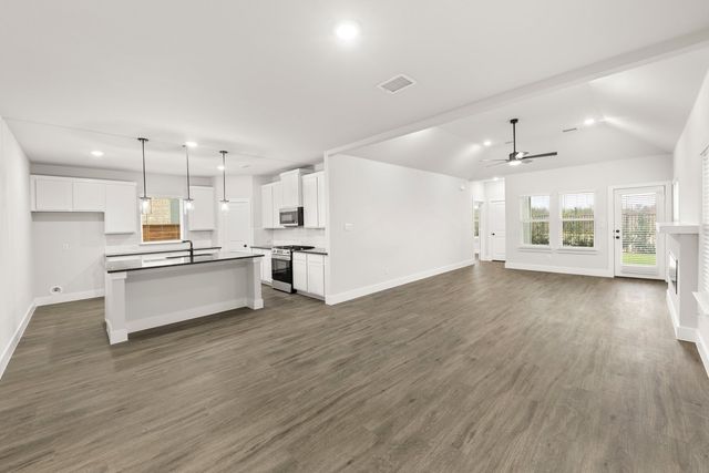 1921 Sapphire Run, Mesquite, TX 75181