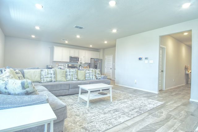 3322 Rancho Grande, San Antonio, TX 78224