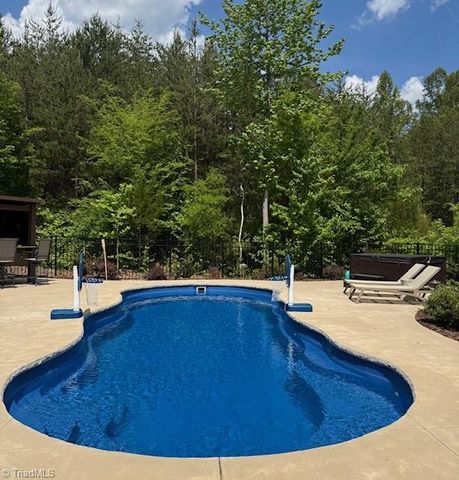 7715 Northern Estates Point, Greensboro, NC 27455