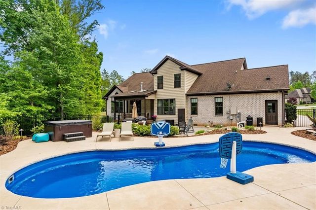 7715 Northern Estates Point, Greensboro, NC 27455