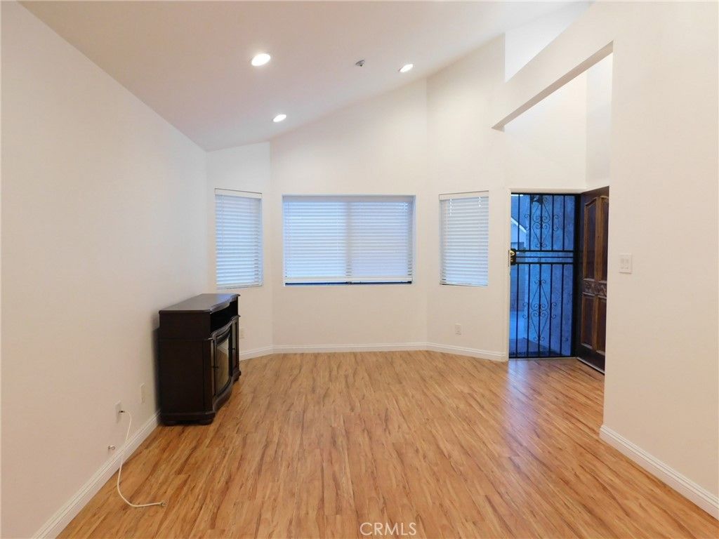 9626 Longden Avenue B, Temple City, CA 91780