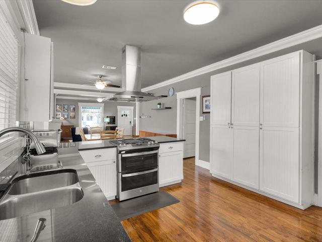 1942 Fairmount Avenue, Fort Worth, TX 76110