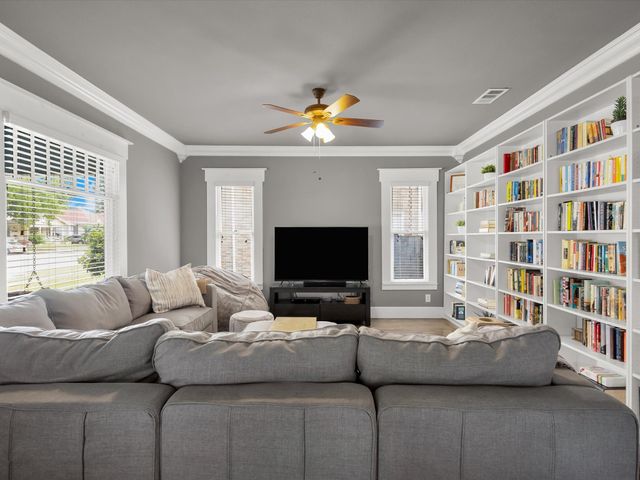 1942 Fairmount Avenue, Fort Worth, TX 76110