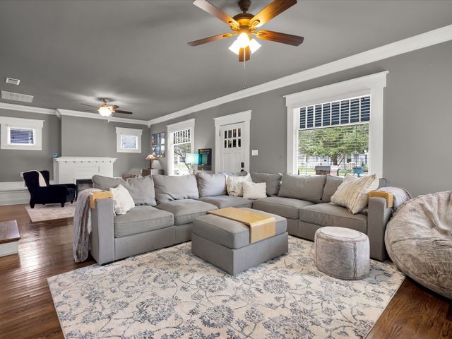 1942 Fairmount Avenue, Fort Worth, TX 76110