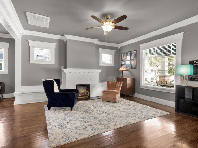 1942 Fairmount Avenue, Fort Worth, TX 76110