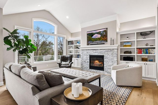 7100 Highland Court, Eden Prairie, MN 55346