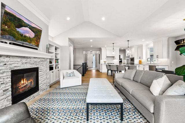 7100 Highland Court, Eden Prairie, MN 55346