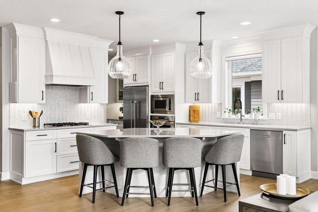 7100 Highland Court, Eden Prairie, MN 55346