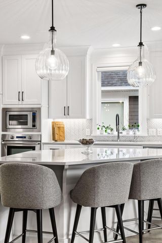 7100 Highland Court, Eden Prairie, MN 55346